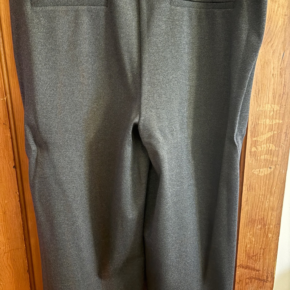 LOFT Charcoal Herringbone Capri XL NWT